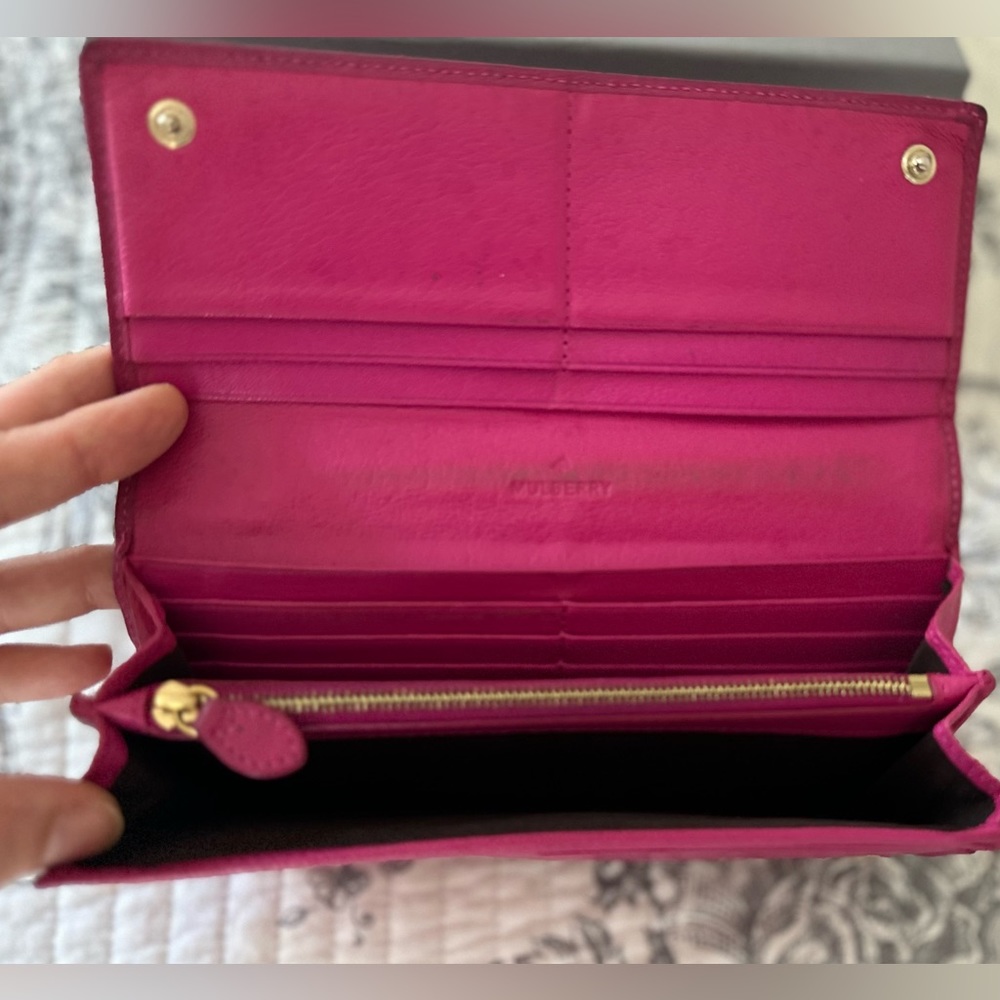 Pre-loved Mulberry Continental long wallet in hot pink - Picture 4 of 13